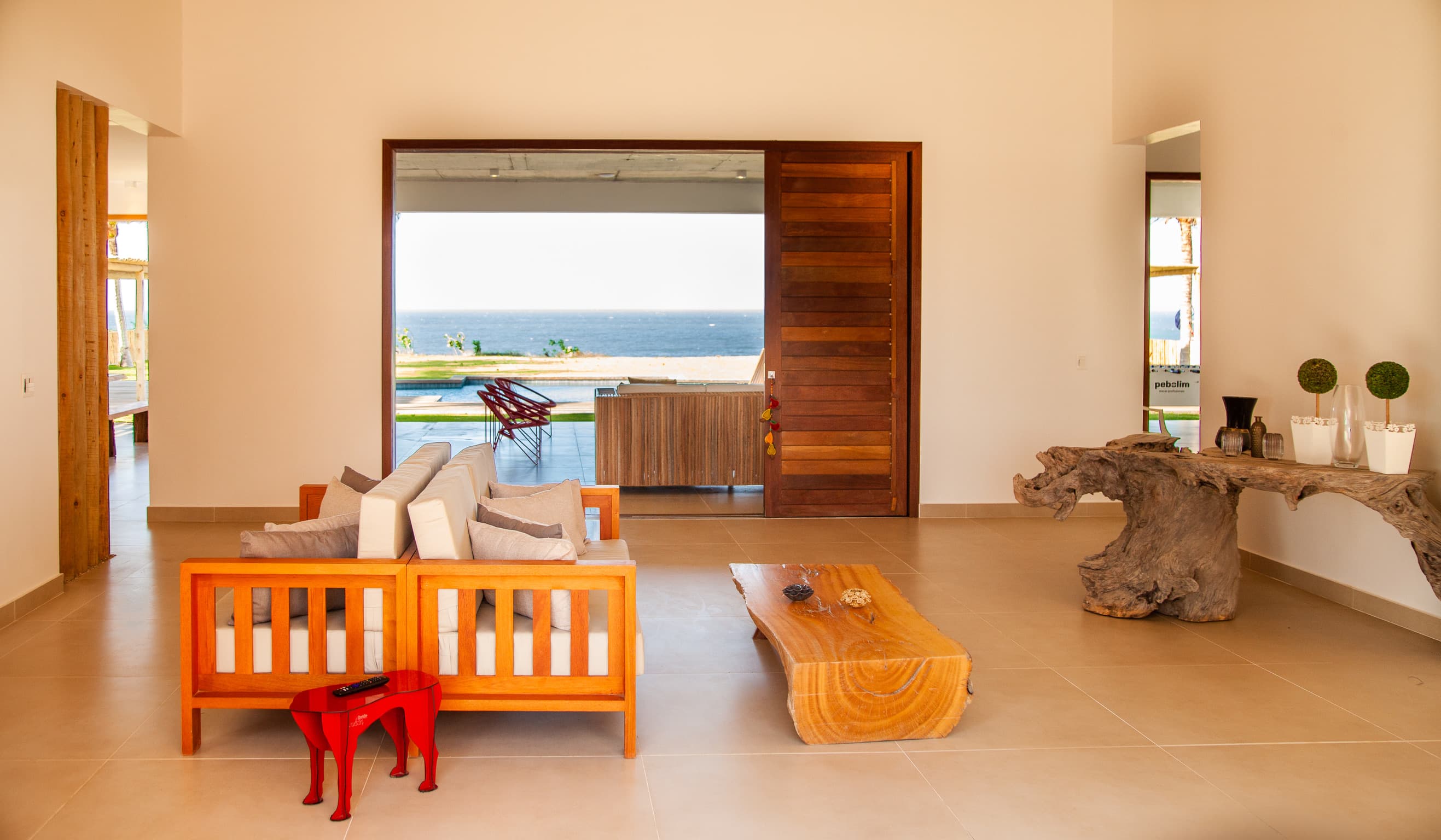 Salon intérieur aux volumes généreux